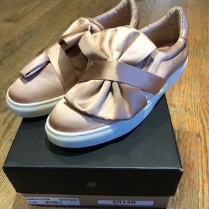 Brand new Halogen Hamika Blush Satin ss 8.5 M